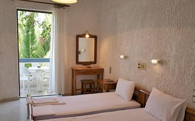 Fevro Hotel อาเยียกาลินี ห้อง รูปภาพ