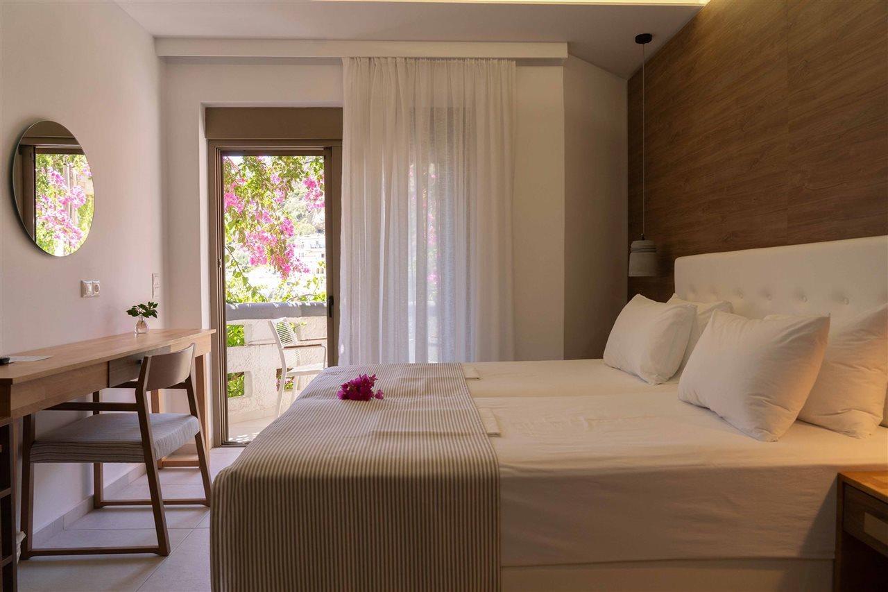Fevro Hotel อาเยียกาลินี ภายนอก รูปภาพ