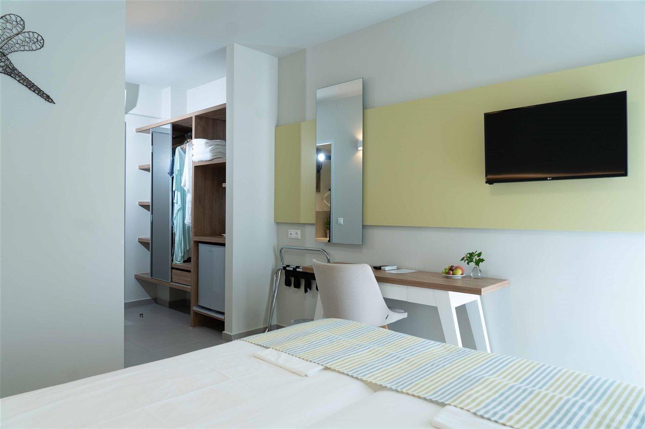 Fevro Hotel อาเยียกาลินี ภายนอก รูปภาพ