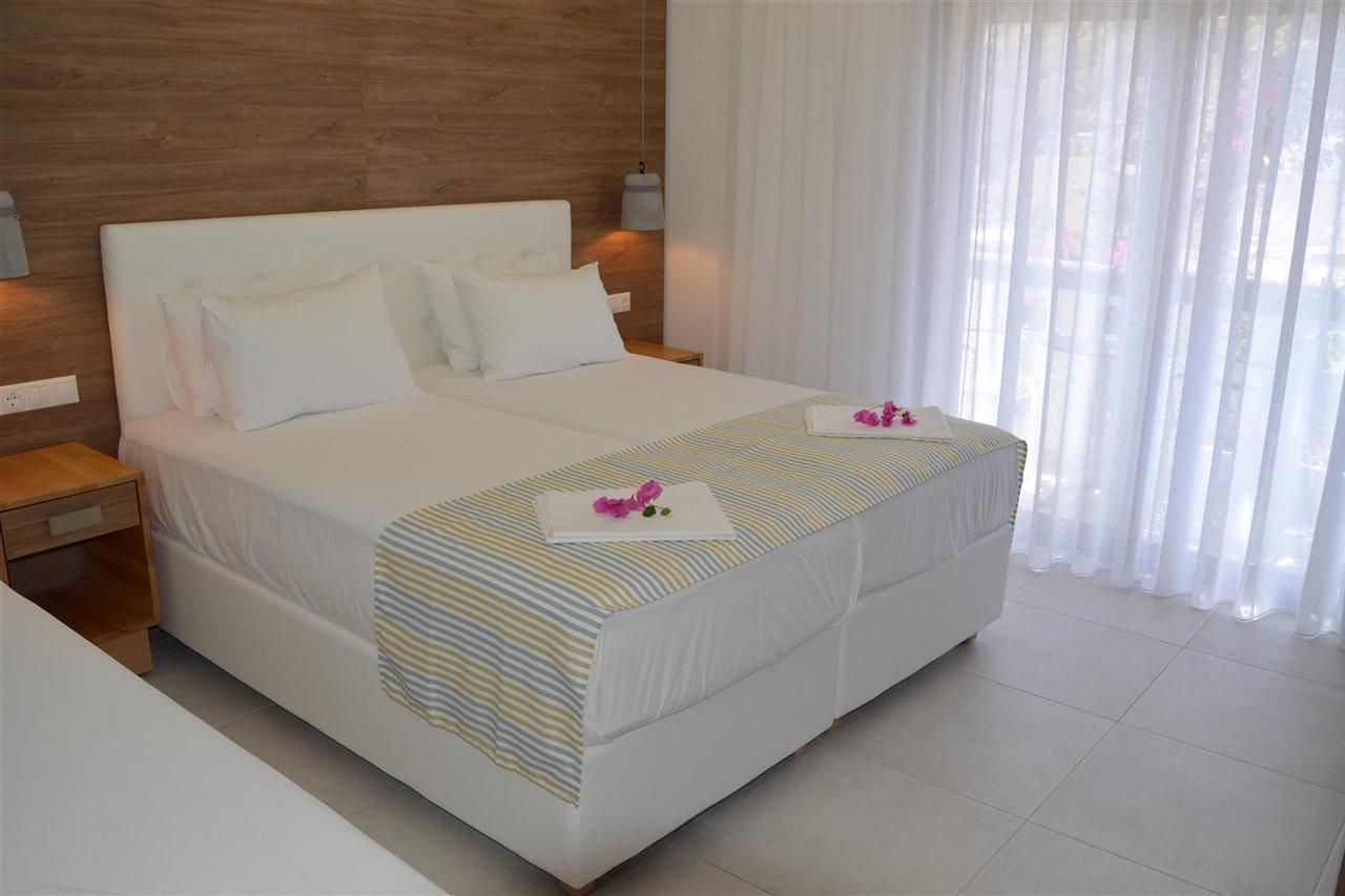 Fevro Hotel อาเยียกาลินี ภายนอก รูปภาพ
