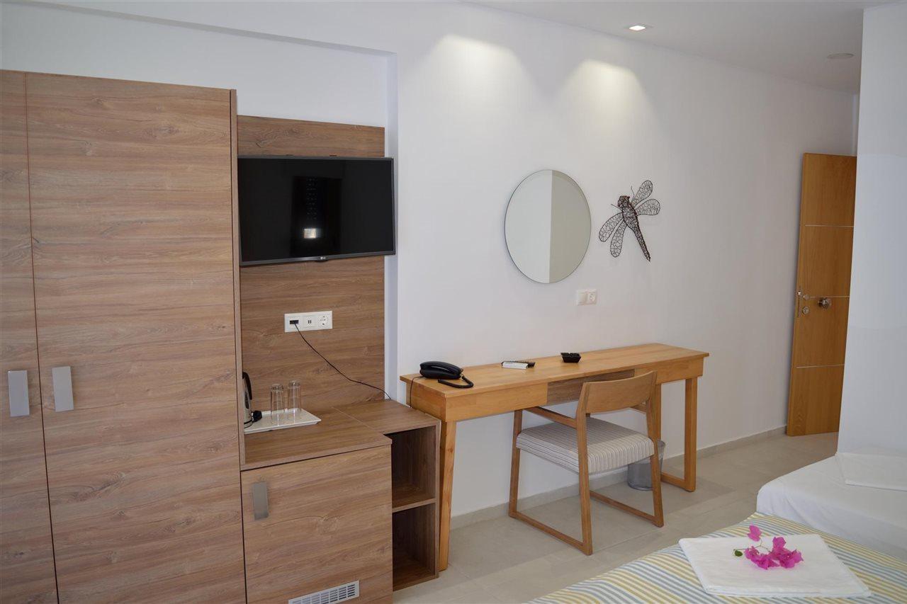 Fevro Hotel อาเยียกาลินี ภายนอก รูปภาพ