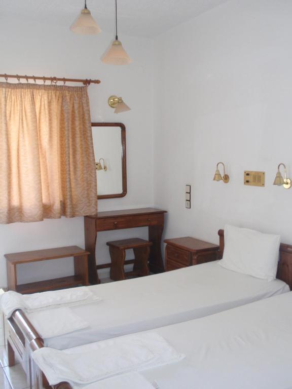 Fevro Hotel อาเยียกาลินี ห้อง รูปภาพ