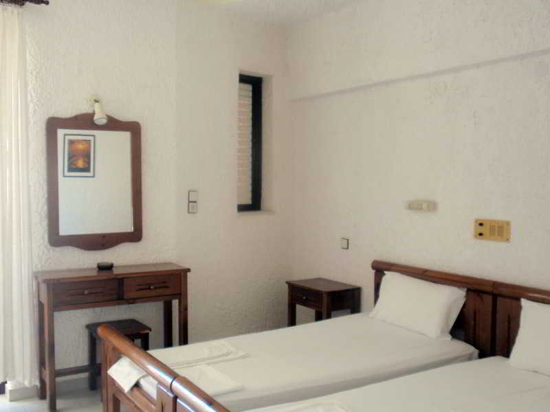 Fevro Hotel อาเยียกาลินี ภายนอก รูปภาพ