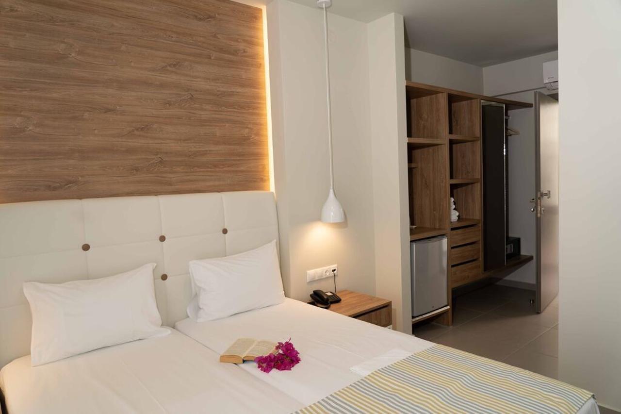 Fevro Hotel อาเยียกาลินี ภายนอก รูปภาพ