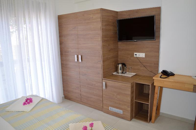 Fevro Hotel อาเยียกาลินี ภายนอก รูปภาพ