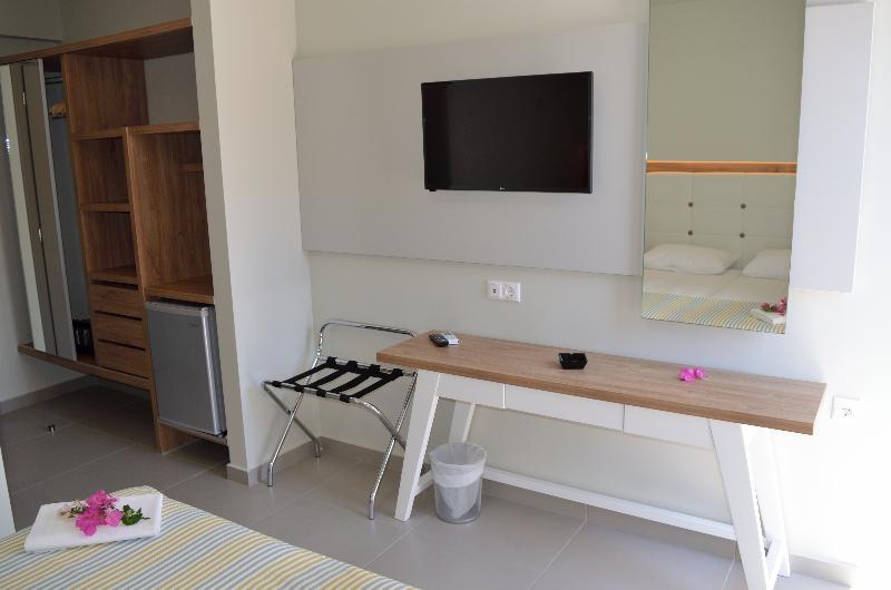 Fevro Hotel อาเยียกาลินี ภายนอก รูปภาพ